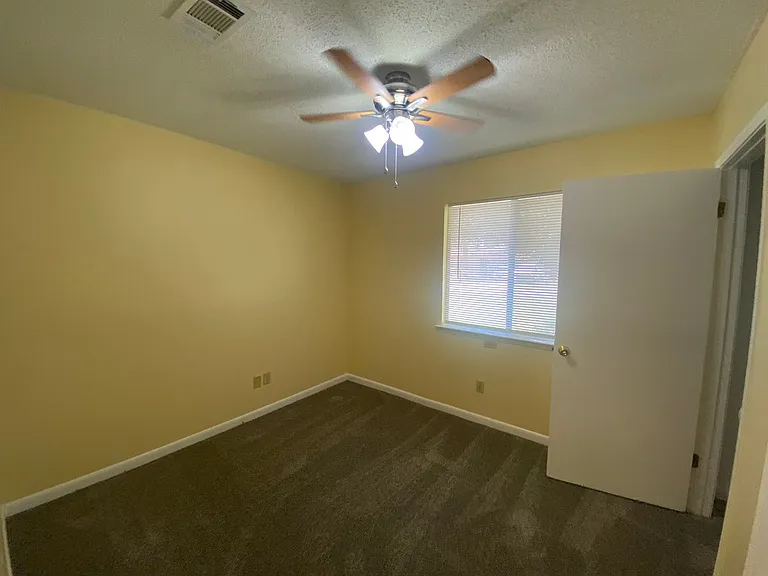 3235 Auburn Pkwy — Photo 16