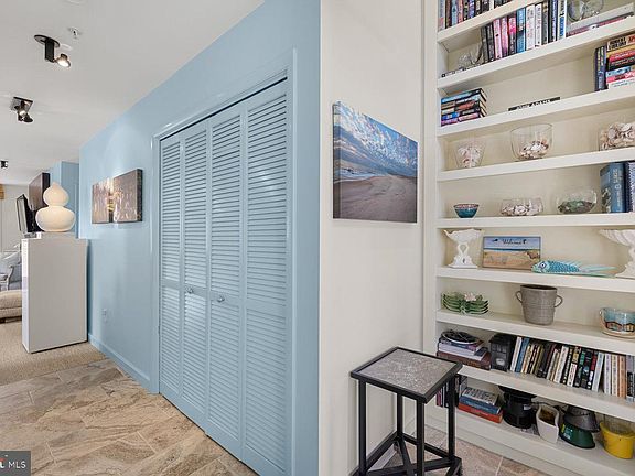 4th image of 20796 East Dr Unit 518