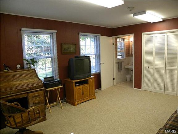 3rd image of 409 Elm Ave