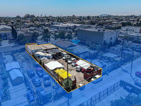 4th image of 3056 Imperial Ave #1