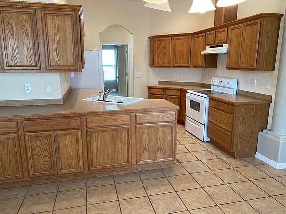 Dining/Kitchen