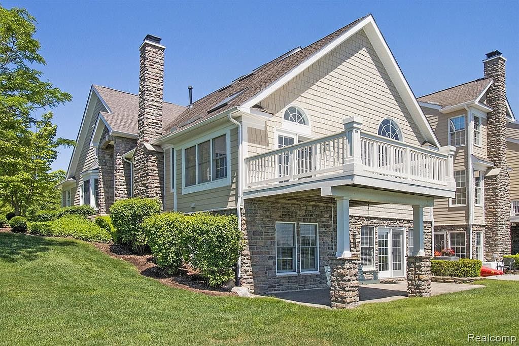 26024 Island Lake Dr, Novi, MI 48374 Zillow