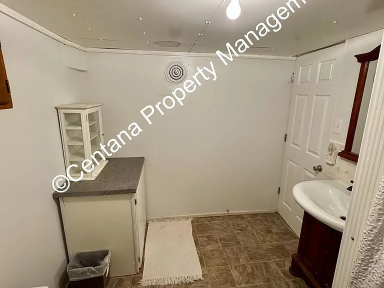 1107 Lewisohn St — Photo 8