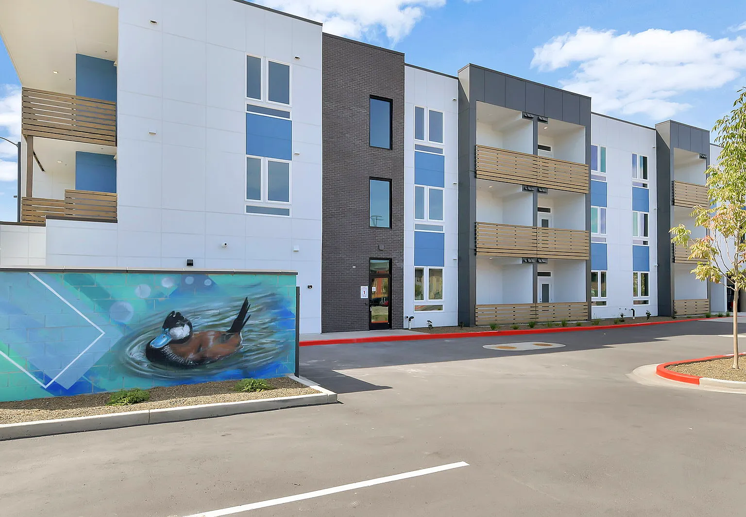 Parkway Apartments — Photo 2