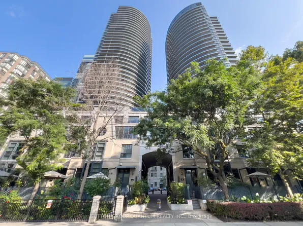 25 Carlton St #1811, Toronto, ON M5B 1L4