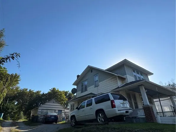 1910 Sacramento St, Saint Joseph, MO 64507