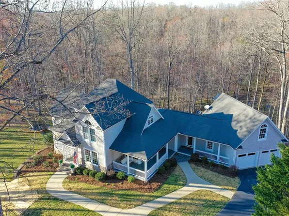 1555 Black Mountain Rd, Pilot Mountain, NC 27041