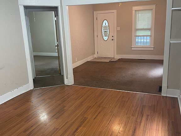 5th image of 117 Fir St