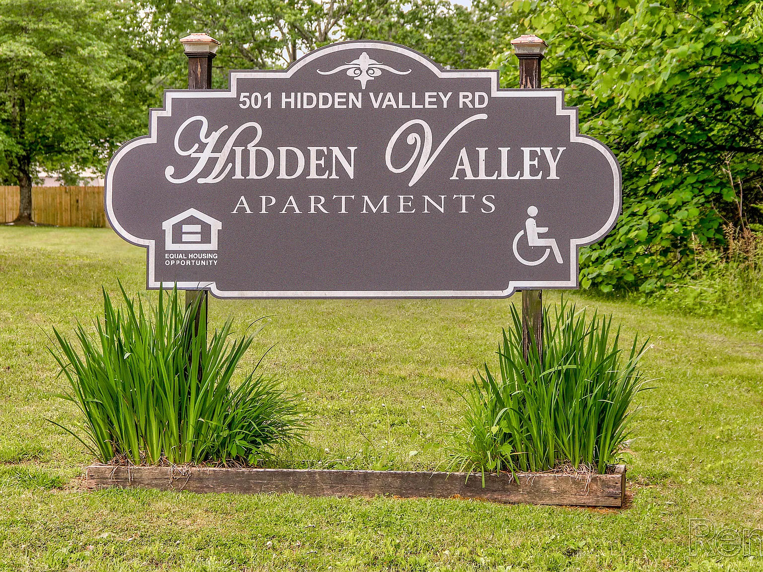 Hidden Valley Apartments — Photo 1