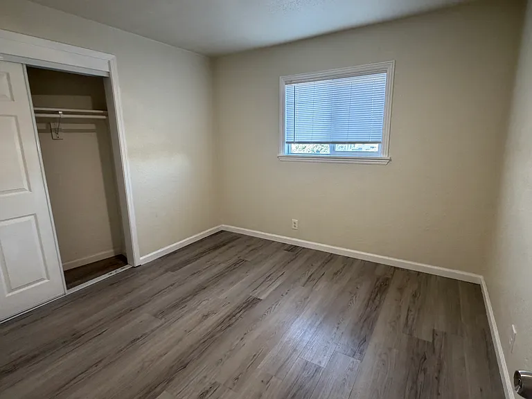 1810 E 25th St #206 — Photo 9