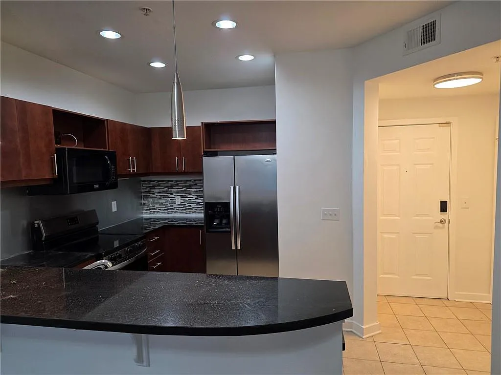 1 bed, 1.0 bath, $1,595 — Photo 2