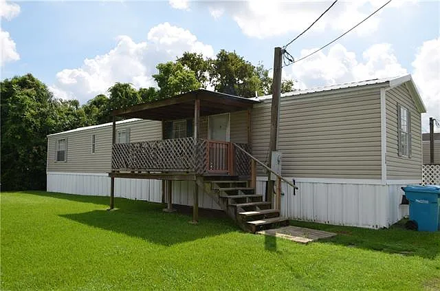 126 Robert St — Photo 1