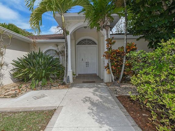 5th image of 2433 Whippoorwill Cir