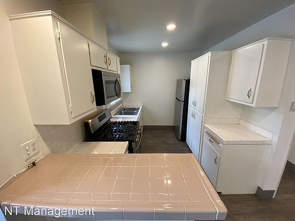 5th image of 3419 Keystone Ave APT 8