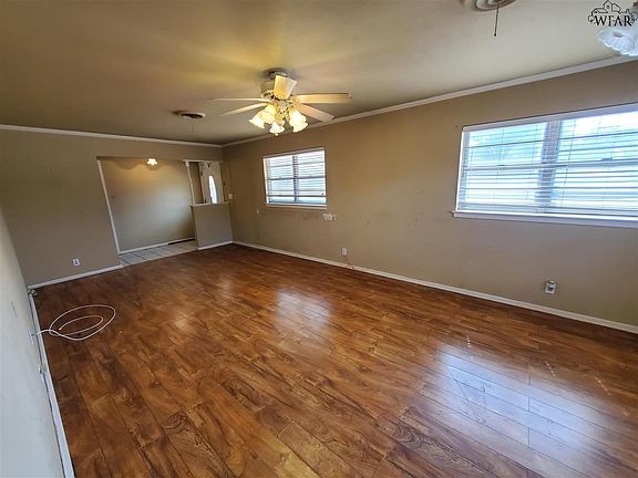 5th image of 1901 Tanglewood Blvd
