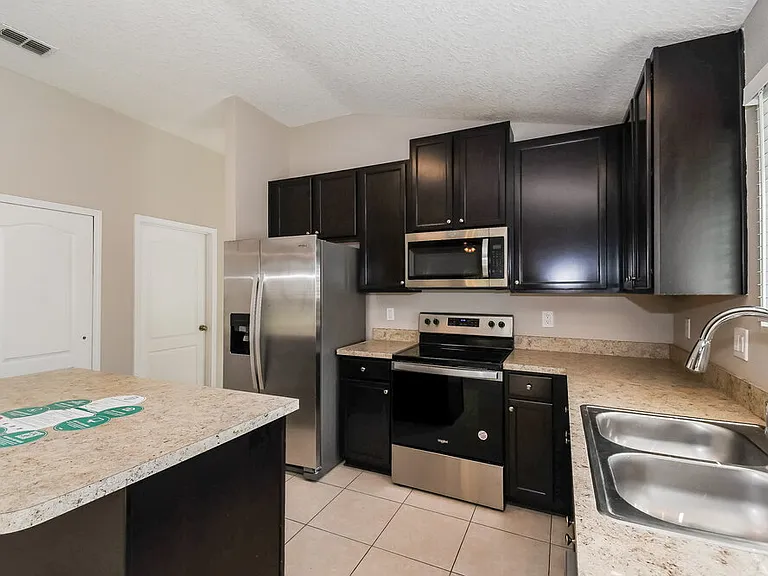 1403 Creek Point Blvd — Photo 7