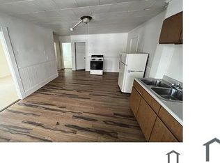52 Falmouth St, Rumford, ME 04276