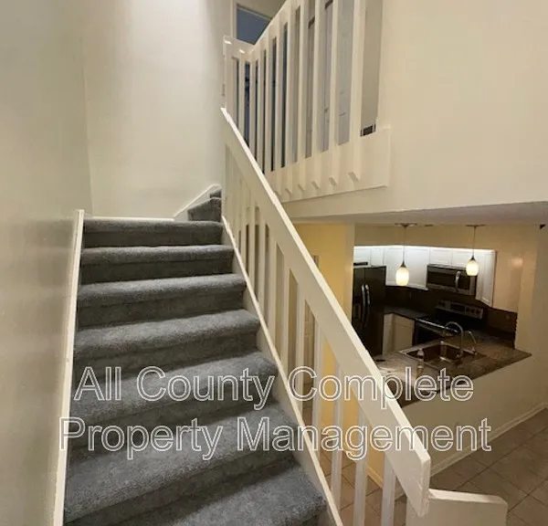 8550 Sturbridge Cir W — Photo 13