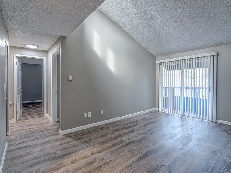 1128 Callahan Dr #L1 — Photo 8