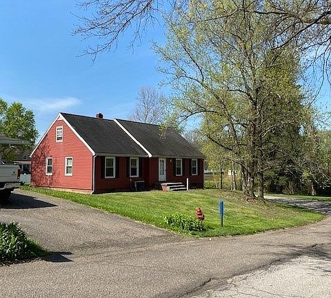 3rd image of 41 Oriole Dr