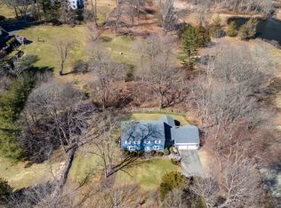 42 Siwanoy Ln, New Canaan, CT 06840