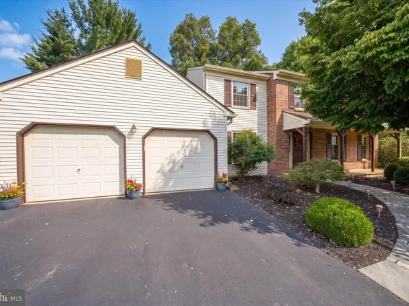 9 Round Tree Cir, Hockessin, DE 19707