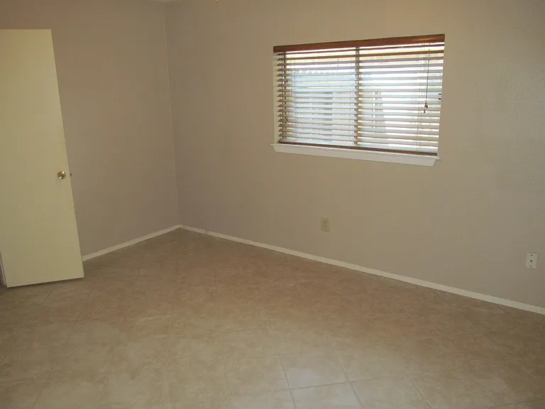 23822 Lestergate Dr — Photo 17