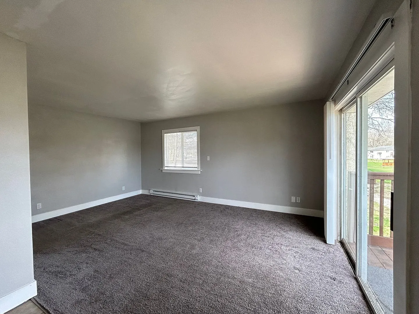 2 bed, 1.0 bath, $1,095 — Photo 4