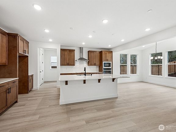 4th image of 13910 180th Street E #23