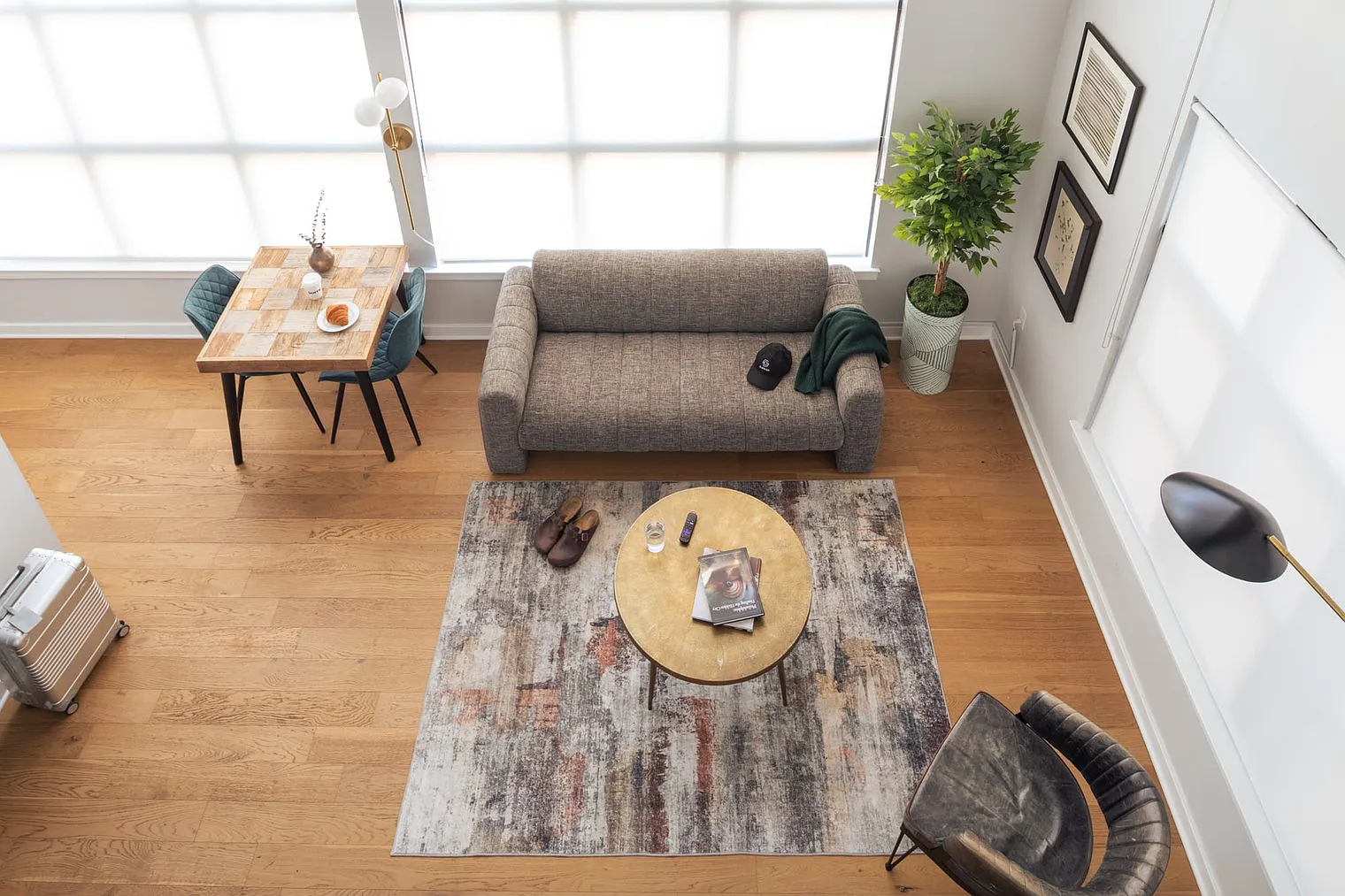 2 bed, 1.0 bath, $6,642 — Photo 2
