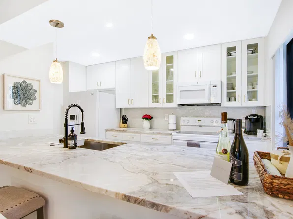 141 Brackenwood Rd, Palm Beach Gardens, FL 33418