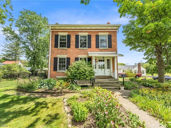 308 N Main St, Wellington, OH 44090
