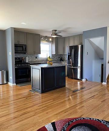 3rd image of 443 N Pleasant Dr