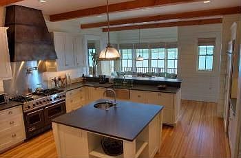 4th image of 31 Water Front Ave