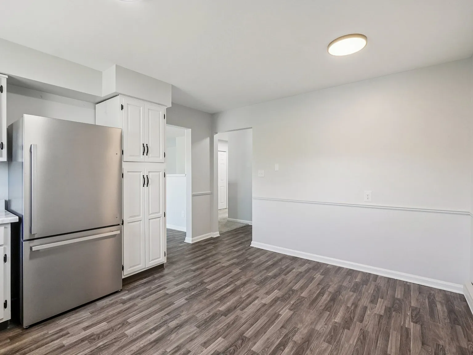 Independence Square Apartments — Photo 3