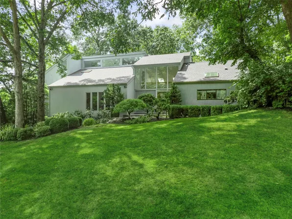 7 High Meadows Road, Mount Kisco, NY 10549