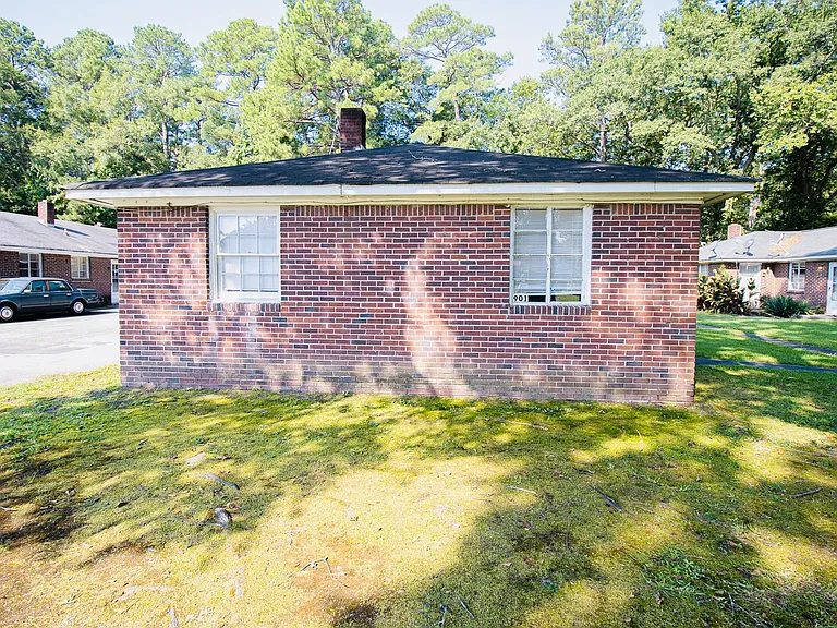 901 Central Dr — Photo 24