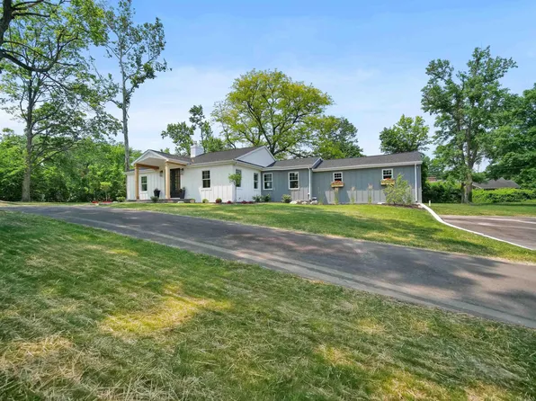 1720 Dell Cove Dr, Fort Wayne, IN 46804
