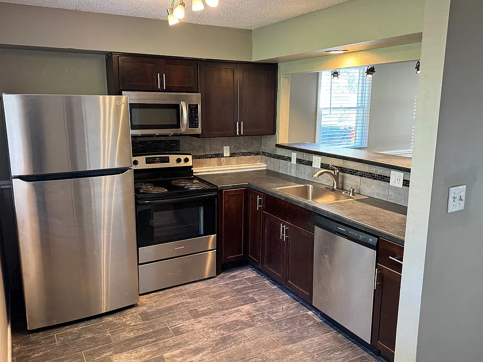620-622 E Rose Ave #622