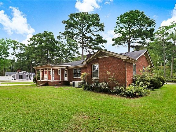 5th image of 907 Lakeside Dr NW