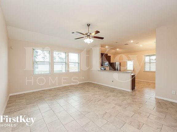 3rd image of 15359 Elizabeth Dr