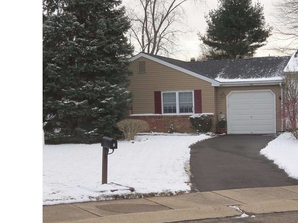 1st image of 1 Candlewood Ct