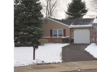 1 Candlewood Ct, Newtown, PA 18940