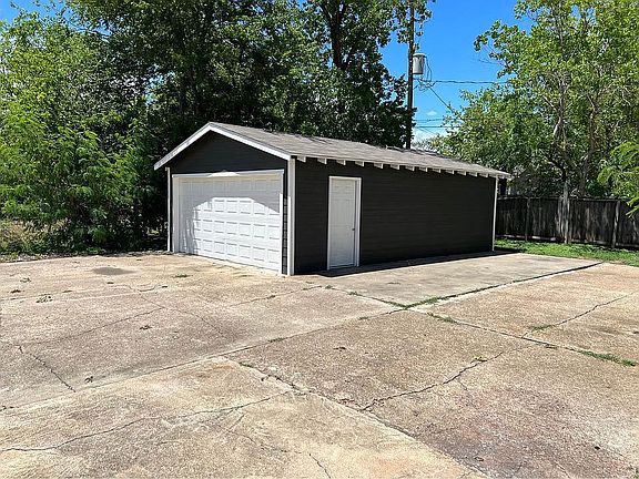 5th image of 5806 Gardenia Ln