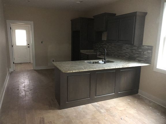 3rd image of 130 Rolling Woods Cir