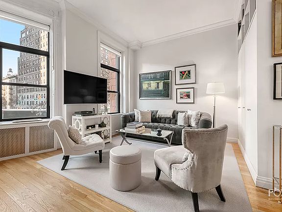 4th image of 1215 Park Ave