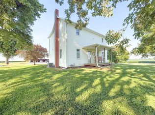 28136 300th Ave, Barry, IL 62312