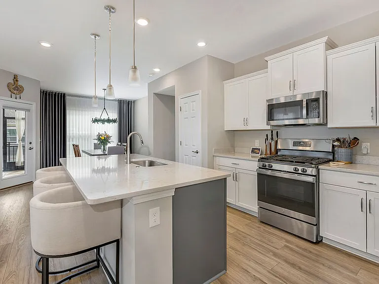 4865 Osprey Pointe Dr — Photo 6