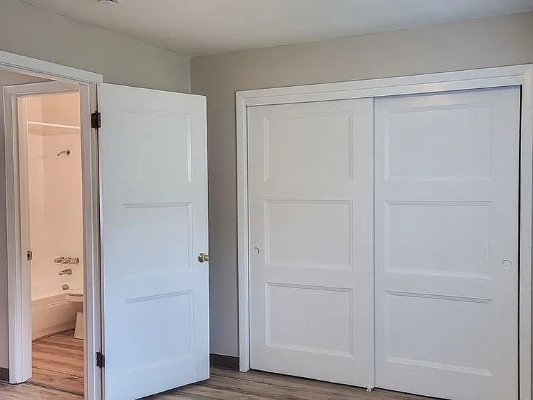 2855 Front 2865 St NE — Photo 55
