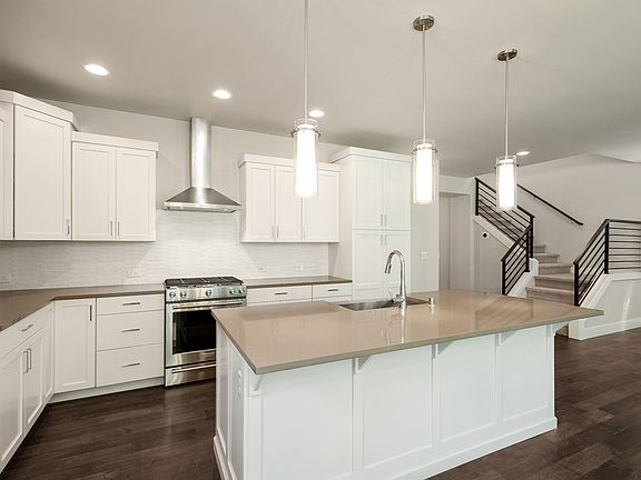 Kitchen has plenty of cooking and storage space